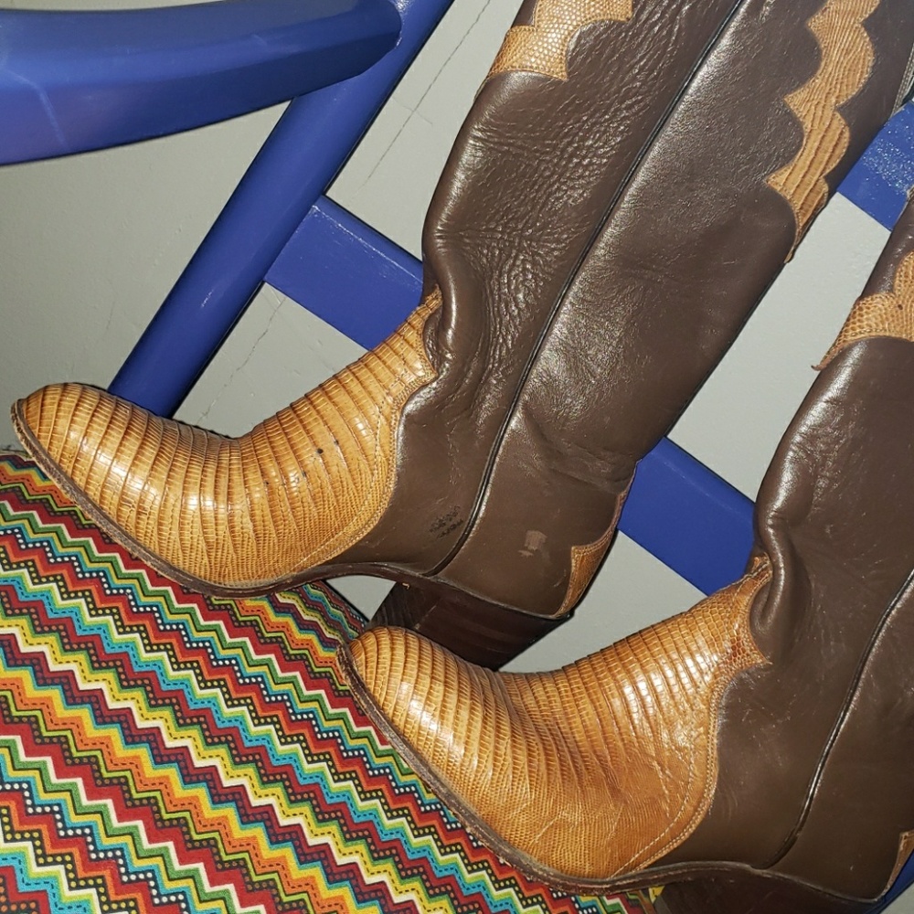 Boots - Picture 2 of 5